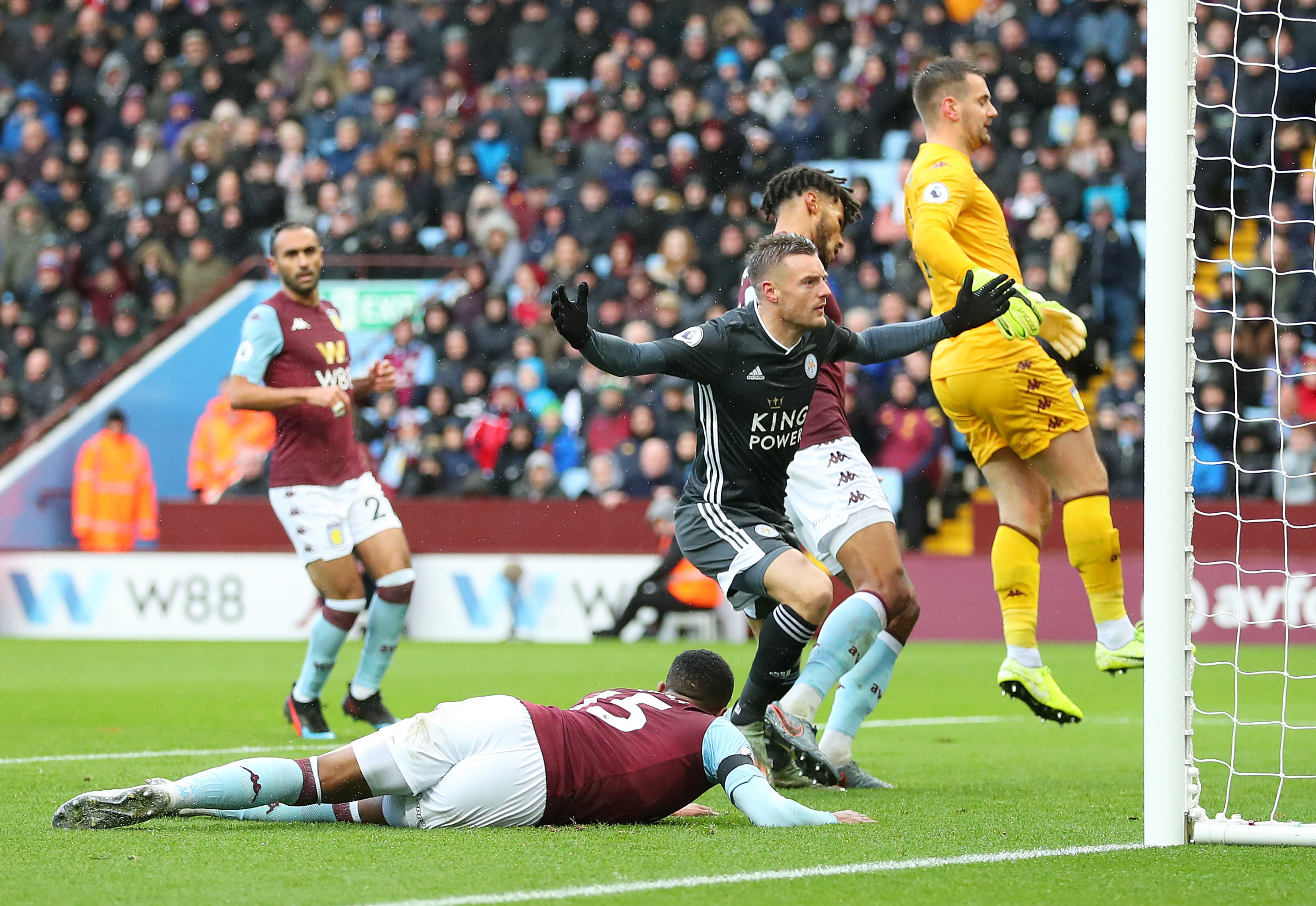 不勒斯之间 不勒斯之间